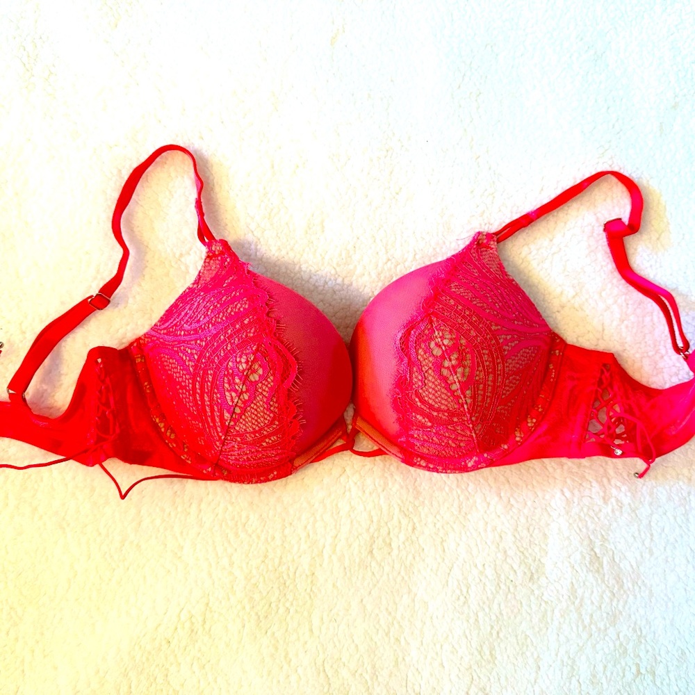 Victoria Secret Valentines Day Bomebshell Bra